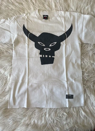 T-shirt Stussy blanc, marque: Stüssy, état: Très bon état, taille: M, 37,90 €, 40,50 € Protection acheteurs incluse