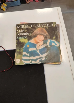 vinyle Mille colombes et sagapo de Mireille Mathieu, estado: Muy bueno, 3,00 €, 3,85 € Protección al comprador Pro incluida