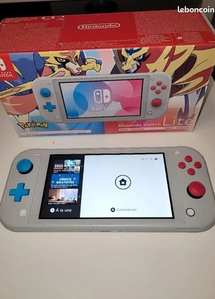 Switch Lite édition limitée Zacian Zamazenta, marque: Nintendo, état: Neuf avec étiquette, 200,00 €, 210,70 € Protection acheteurs incluse