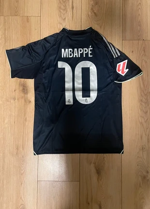 Real madrid 25/26 away M, merk: Local, staat: Nieuw met prijskaartje, maat: M, € 24,49, € 26,41 inclusief Kopersbescherming