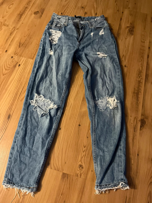 Jeans mit Löcher XS 1
