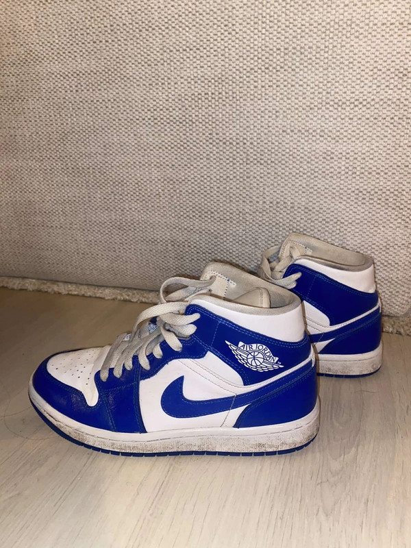 Air jordan blue white Nike 2