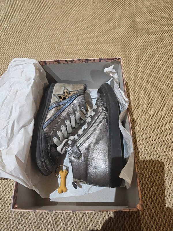 Chaussures Stones & Bones pointure 32 - photo numéro 3