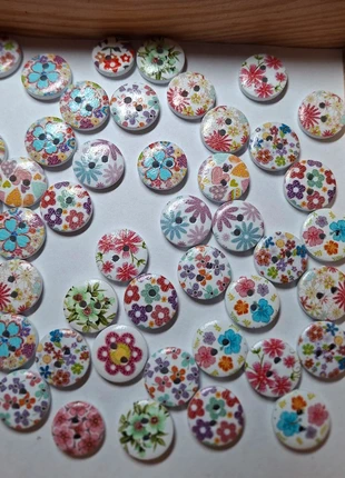 47 knopen (nr 8), marque: Buttons, état: Neuf sans étiquette, 1,50 €, 2,28 € Protection acheteurs incluse