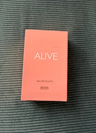Parfum féminin Alive Hugo Boss eau de toilette, marke: Hugo Boss, zustand: Neu, mit Etikett, 50,00 €, 53,20 € inklusive Vinted-Käuferschutz