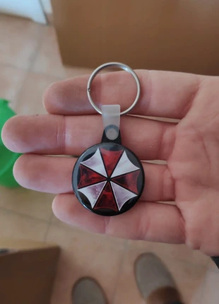 Portachiavi Resident evil umbrella corporation, condizioni: Nuovo senza cartellino, €2.00, €2.80 include la Protezione acquisti