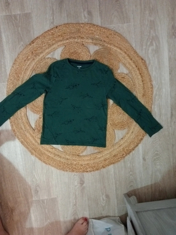 Pull léger vert foncé motif fusées 8ans 1