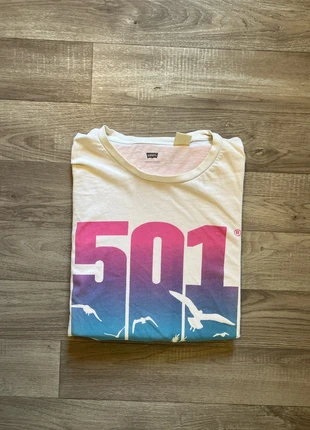 T-Shirt Levi’s blanc taille L, merk: Levi's, staat: Heel goed, maat: L, € 5,00, € 5,95 inclusief Kopersbescherming