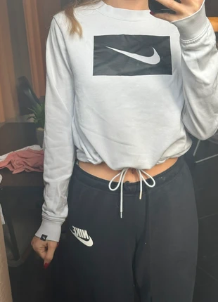 Blue Cropped Nike Jumper – Excellent Condition, marque: Nike, état: Très bon état, taille: S / 36 / 8, 11,00 €, 12,25 € Protection acheteurs incluse