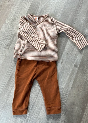 Baby outfit, merk: Hema, staat: Nieuw zonder prijskaartje, maat: 6-9 maanden / 68 cm, € 3,00, € 3,85 inclusief Kopersbescherming