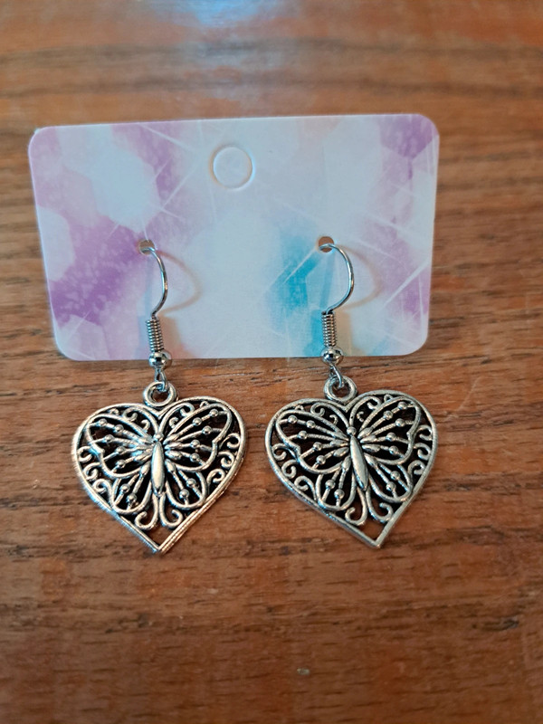 Silver heart earrings with butterflies 1