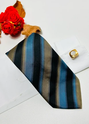 Cravate Schubert - soie rayure bleu doré noir - 8,5 cm - très bon état, marque: Schubert, état: Très bon état, 15,00 €, 16,45 € Protection acheteurs (Pro) incluse