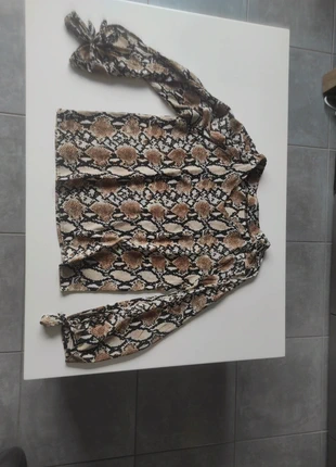 Blouse 100%polyesterblouse, zustand: Neu, größe: L, 4,00 €, 4,90 € inklusive Vinted-Käuferschutz