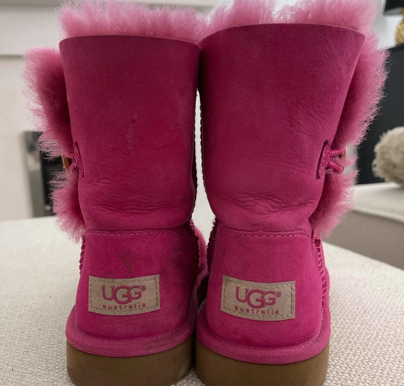 Ugg boots best sale junior size 3