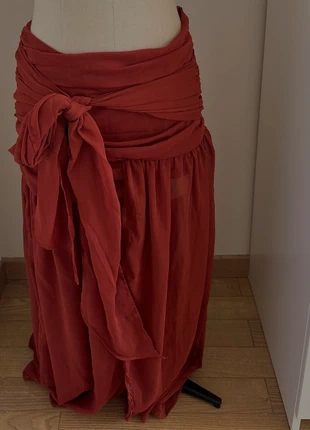 Jupe longue PLT nouée devant, marke: PrettyLittleThing, zustand: Neu, mit Etikett, größe: S / 36 / 8, 15,00 €, 16,45 € inklusive Vinted-Käuferschutz