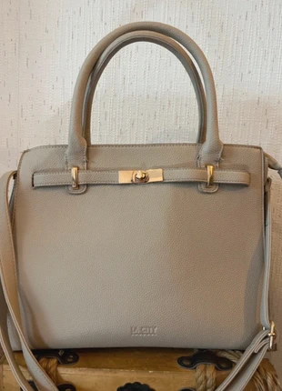 Sac cabas La City taupe clair chic et structuré – porté main ou épaule bandoulière, merk: Tendance, staat: Goed, € 10,00, € 11,20 inclusief Kopersbescherming Pro