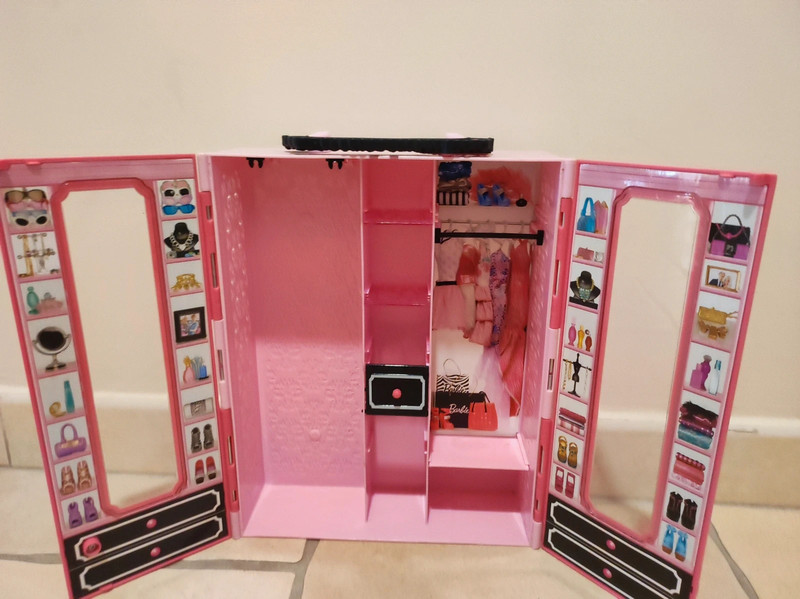 Vendo armadio di Barbie