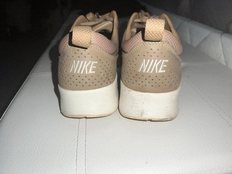 Beige sale nike thea