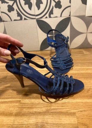 Sandales à talon cuir Une princesse, marque: Une princesse, état: Très bon état, taille: 40, 12,00 €, 13,30 € Protection acheteurs incluse