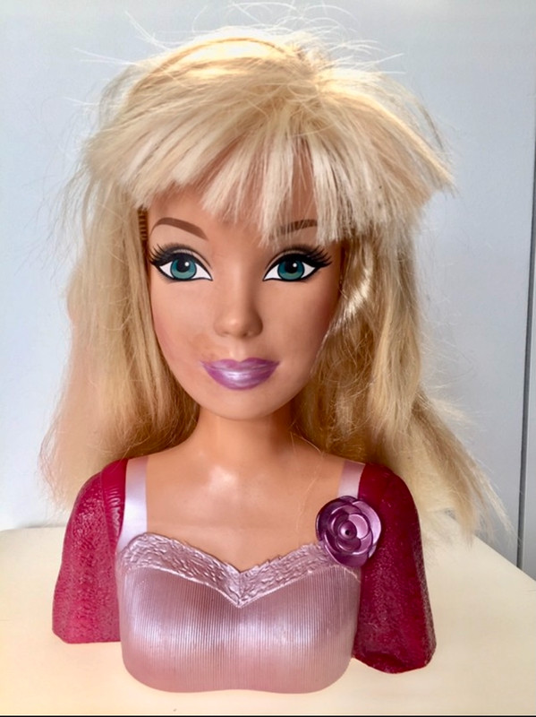 Mattel - P7615 - Poupée - Accessoire - Tête a Coiffer - Barbie : :  Jeux et Jouets
