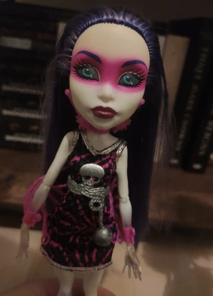Spectra Vondergeist Power ghoul, marke: Monster High, zustand: Sehr gut, größe: 12 Jahre / 152, 26,00 €, 28,00 € inklusive Vinted-Käuferschutz