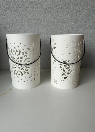 🌟Lot de 2 Lanternes Cylindriques Blanches en Porcelaine - Motifs Découpés & LED Intégrée - Neuf, marque: Deco, état: Neuf, 20,00 €, 21,70 € Protection acheteurs (Pro) incluse