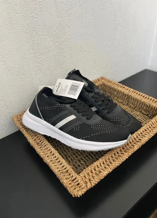 Baskets femme, taille 37 walox noir, marke: walox, zustand: Sehr gut, größe: 37, 6,00 €, 7,00 € inklusive Vinted-Käuferschutz
