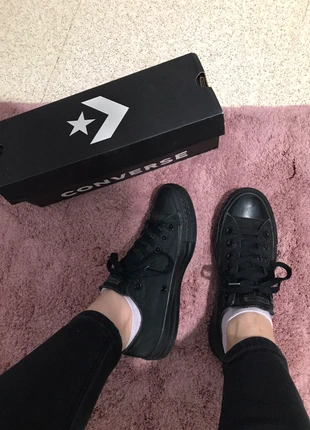 Zapatilla Converse negras , marca: Converse, estado: Muy bueno, tamaño: 37, 30,00 €, 32,20 € Protección al comprador incluida