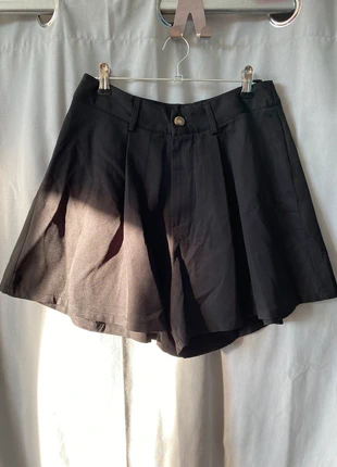 Short ample noir, marke: Shein, zustand: Neu, mit Etikett, größe: S / 36 / 8, 7,00 €, 8,05 € inklusive Vinted-Käuferschutz