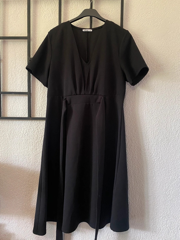 Robe Noir 1