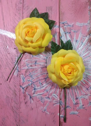 2 Rosas amarillas 🌼🌼, estado: Novo sem etiquetas, €6.00, €7.00 inclui Proteção do Comprador