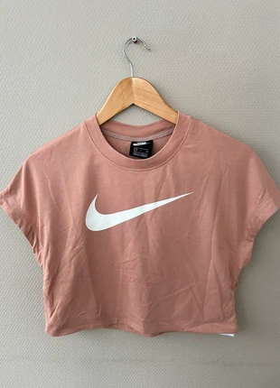 Nike tee shirt, merk: Nike, staat: Nieuw zonder prijskaartje, maat: S / 36 / 8, € 20,00, € 21,70 inclusief Kopersbescherming