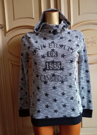 Felpa con cappuccio Cambridge University 💫 , brand: Madame Elysees, condizioni: Ottime, taglia: M / IT 42 / EU 38, €8.00, €9.10 include la Protezione acquisti