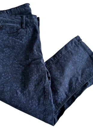 Bermuda bleu imprimé floral violet | Camaïeu | Taille S, marke: Camaïeu, zustand: Sehr gut, größe: S / 36 / 8, 5,00 €, 5,95 € inklusive Vinted-Käuferschutz