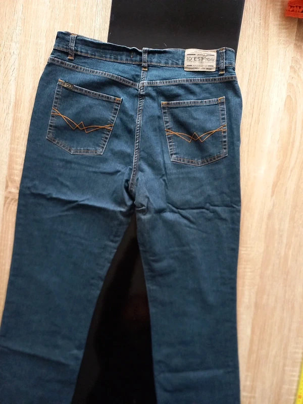 Jean's femme bleu T44 - photo numéro 2