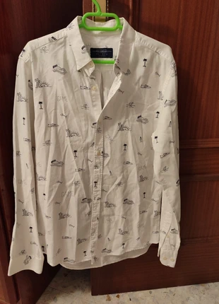 Camisa Blanca con dibujos, brand: Pull & Bear, condizioni: Ottime, taglia: S, €6.00, €7.00 include la Protezione acquisti