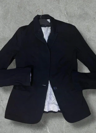 Blazzer negra Zara ideal para entretiempo, marque: Zara, état: Très bon état, taille: XS / 34 / 6, 4,00 €, 4,90 € Protection acheteurs incluse