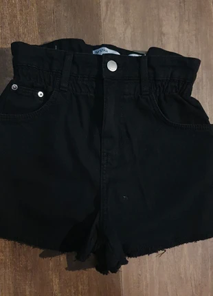 Pantaloncini a vita alta neri, marque: Bershka, état: Très bon état, taille: S / 36 / 8, 4,00 €, 4,90 € Protection acheteurs incluse