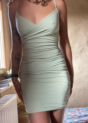 Robe moulante vert amandes, marque: Sheln, état: Très bon état, taille: XS / 34 / 6, 2,00 €, 2,80 € Protection acheteurs incluse