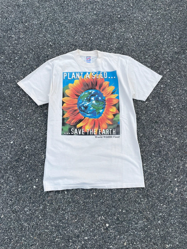 Vintage 90s earth day style t shirt 1