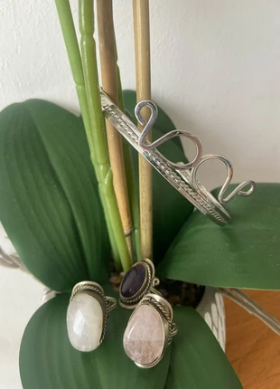 Lot 3 bagues pierres naturelles ajustables + bracelet de bras médiéval, marca: Fabrication Artisanale, estado: Muito bom, tamanho: Ajustável, €19.00, €20.65 inclui Proteção do Comprador