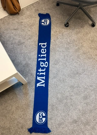 Schalke 04 Mitglied Schal, merk: FC Schalke 04, staat: Nieuw zonder prijskaartje, € 7,90, € 9,00 inclusief Kopersbescherming