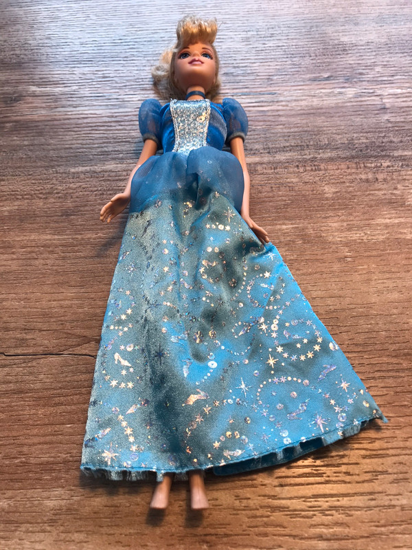Barbie cendrillon Disney Vinted