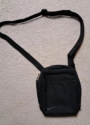 Sacoche Nike Noir Vintage Retro Y2K, brand: Nike, condizioni: Ottime, €35.00, €37.45 include la Protezione acquisti Pro