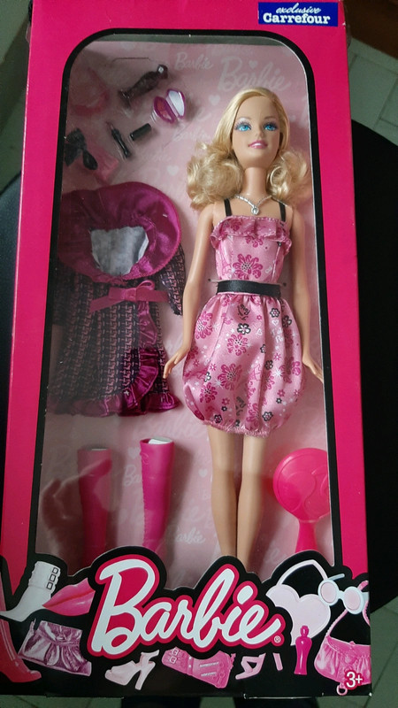 een miljard Oordeel Onderzoek Barbie 2010 - Vinted
