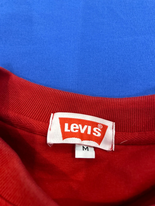 Camisola vermelha da Levis 3