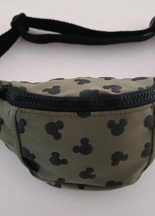 Riñonera Zara Mickey Mouse Como nueva., merk: Zara, staat: Nieuw zonder prijskaartje, € 8,00, € 9,10 inclusief Kopersbescherming