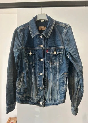 Levi’s Women’s Denim Jacket Y2K Mid 2000s Distressed Blue Wash (Women’s M - 10), brand: Levi's, condition: Satisfactory, size: M / UK 12-14, £12.00, £13.30 includes Buyer Protection
