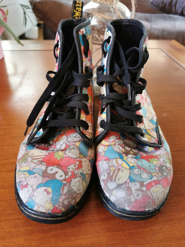 Doc martens hello kitty Vinted