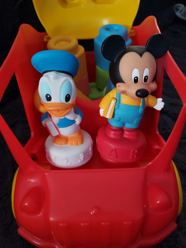 Voiture Mickey et Donald